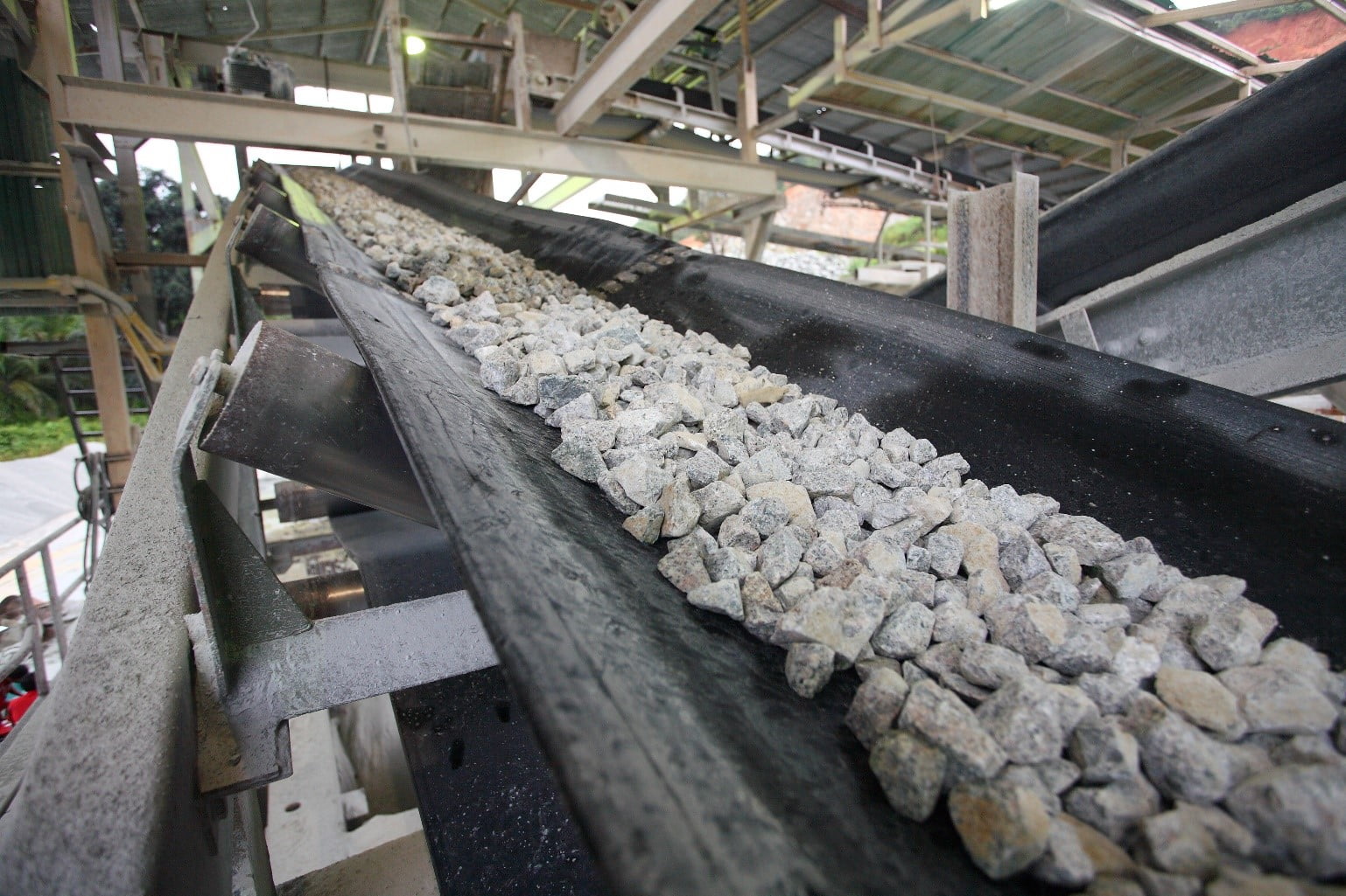 Onsite Crushing of Aggregate Products for Construction